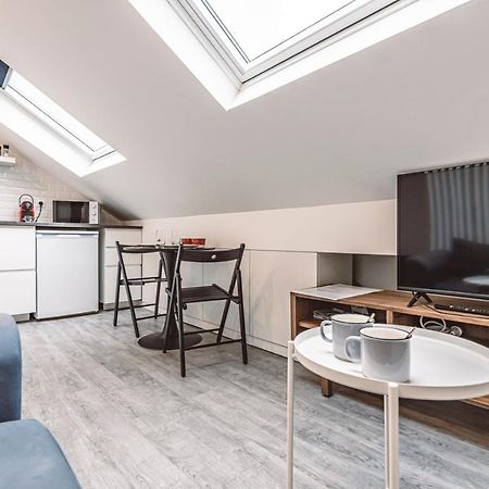 Le Coquet Logement Climatise Face A La Cathedrale - 3G Реймс Екстер'єр фото